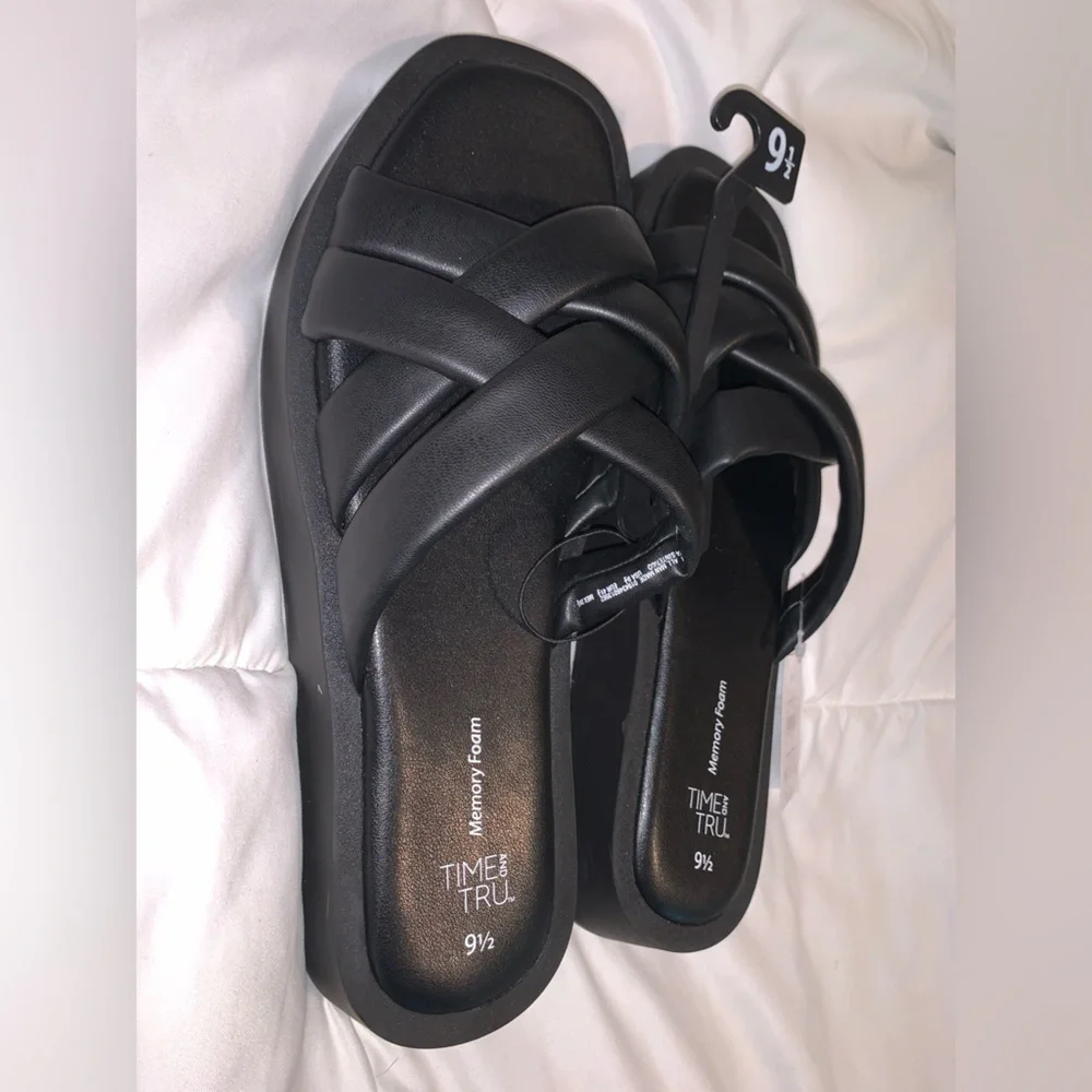 Time & Tru sandals